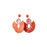 Latido - 11121PE-010 – Pendientes naranja de rafia con cierre de tuerca a presión (8 cm. de largo)