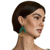 Latido - 15100PE-008 – Pendientes verdes con bordado artesanal (7 cm. de largo)