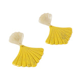 Latido - 15106PE-009 – Pendientes abanico amarillos de resina
