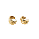 Latido - 15122PE-002 – Pendientes dorados de doble aro de 3 cm.