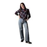 Camiseta negra Minueto para mujer con estampado atrevido Konestilochic