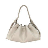 MartinaK - 25200-27 – Bolso tipo Judas apaisado color hueso con asa trenzada (34x19x13 cm.)