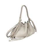 MartinaK - 25200-27 – Bolso tipo Judas apaisado color hueso con asa trenzada (34x19x13 cm.)