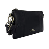 MartinaK - 2603601-NEGRO - Bolso negro plano de ecopiel con asa de mano y bandolera (23x2x14 cm.)