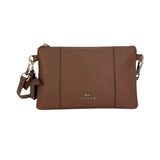 MartinaK - 2603601-CAMEL - Bolso camel plano de ecopiel con asa de mano y bandolera (23x2x14 cm.)