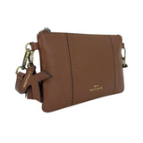 MartinaK - 2603601-CAMEL - Bolso camel plano de ecopiel con asa de mano y bandolera (23x2x14 cm.)