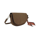 MartinaK - 26048-CAMEL - Bolso bandolera color camel con charm de pañuelo (25x6x17 cm.)