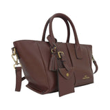 MartinaK - 261820-MARRON - Bolso marrón de ecopiel grabada con asa de mano y bandolera (34x12x18 cm.)