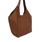 MartinaK - 261829-CAMEL - Bolso hobo camel de ecopiel grabada con bolsa interior (47x13x38 cm.)