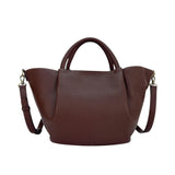 MartinaK - 265625-MARRON - Capazo marrón de ecopiel grabada con asas de mano y bandolera (42x14x23 cm.)