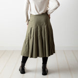 Yerse - 41846_024 - Falda midi plisada con bolsillos y forro - Mujer