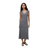 Yerse - 42122_237 - Vestido midi de viscosa con escote de pico - Mujer
