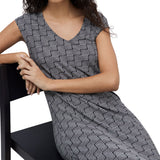 Yerse - 42122_237 - Vestido midi de viscosa con escote de pico - Mujer