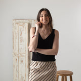 Yerse - 42516_037 Top de tirantes anchos con escote de pico - Mujer