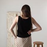 Yerse - 42516_037 Top de tirantes anchos con escote de pico - Mujer