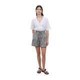 Yerse - 42869_125 - Shorts fluidos con cintura elástica ajustable y bolsillos - Mujer