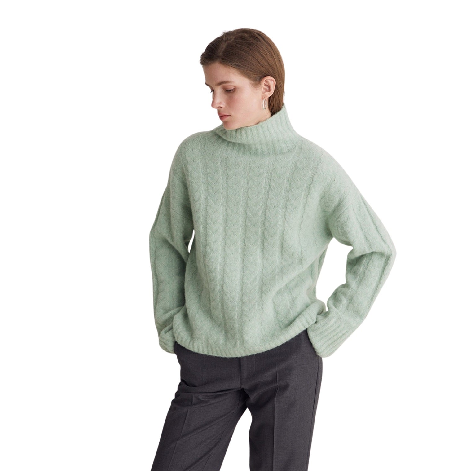Jersey verde menta de mujer con cuello alto trenzado Yerse Konestilochic