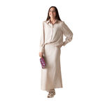 Camisa beige satinada de mujer Yerse – Elegancia atemporal Konestilochic