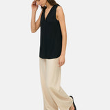 Yerse - 44043-37 – Top fluido negro de modal sin mangas con aberturas laterales en los bajos - Mujer