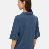 Yerse - 44110-55 – Camisa fluida azul de manga al codo con aberturas laterales en los bajos - Mujer