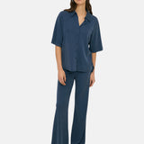 Yerse - 44110-55 – Camisa fluida azul de manga al codo con aberturas laterales en los bajos - Mujer