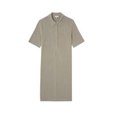 Yerse – 44113-25 – Vestido corto fluido verde caqui con cuello polo y botones - Mujer