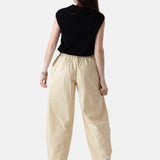 Yerse – 44512-37 – Top negro de canalé sin mangas - Mujer