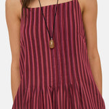 Yerse – 44847-288 – Vestido color berenjena de tirantes con escote recto y forro interior - Mujer