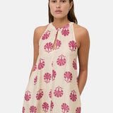 Yerse - 44871-179 – Vestido largo crudo estampado de efecto arrugado con cuello halter - Mujer