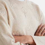 Yerse - 45531-2 - Jersey color crudo de lana con flores bordadas al tono y acabados acanalados - Mujer