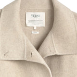 Yerse - 45608-2 - Abrigo corto color crudo de lana y alpaca con cuello chimenea - Mujer