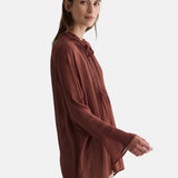 Yerse - 45888-13 - Blusa marrón plisada de tejido Georgette 100% viscosa - Mujer