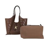 Martina K - 5830-3 – Bolso shopping troquelado camel con asas de hombro y bolsa interior (32x22 cm)