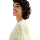 Compañía Fantástica - 62C11114 - Camiseta amarilla de manga corta y cuello redondo - Mujer