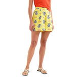 Compañía Fantástica - 62C40107 – Shorts amarillos 100% algodón con estampado Brava - Mujer