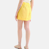 Compañía Fantástica - 62C43100 – Shorts amarillos 100% algodón con cintura elástica - Mujer