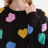 Compañía Fantástica - 63C-10205 - Jersey negro de cuello redondo con estampado de corazones - Mujer