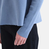 Compañía Fantástica - 63C-10224 - Jersey básico azul claro de algodón y viscosa con cuello redondo - Mujer