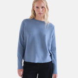 Compañía Fantástica - 63C-10224 - Jersey básico azul claro de algodón y viscosa con cuello redondo - Mujer