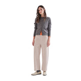 Compañía Fantástica - 63C-10318 - Cárdigan gris con botones de flores y acabados acanalados - Mujer