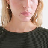 Compañía Fantástica - 63C-10401 - Jersey verde de viscosa con cuello redondo - Mujer
