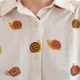 Compañía Fantástica - 63C-11016 - Camisa de viscosa con estampado de caracoles - Mujer