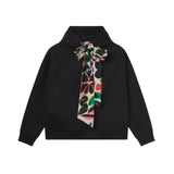 Compañía Fantástica - 63C-12008 - Sudadera negra de forro polar con lazada estampada - Mujer