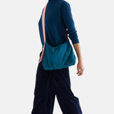 Compañía Fantástica - 64C-10269 - Jersey azul de viscosa y algodón con cuello alto - Mujer