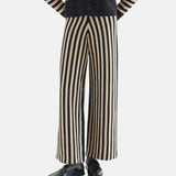 Compañía Fantástica - 64C-10272 - Pantalones con estampado de rayas beige y negras - Mujer
