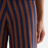 Compañía Fantástica - 64C-10274 - Pantalones con estampado de rayas azules y marrones - Mujer