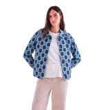 Compañía Fantástica - 64C-11101 - Chaqueta azul estampada de tejido crepé con bolsillos - Mujer