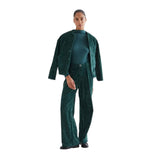 Compañía Fantástica - 64C-11136 - Pantalones aterciopelados verde oscuro con botón joya - Mujer