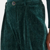 Compañía Fantástica - 64C-11136 - Pantalones aterciopelados verde oscuro con botón joya - Mujer