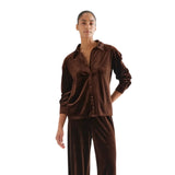 Compañía Fantástica - 64C-11143 - Camisa de manga larga de terciopelo marrón con hombros caídos - Mujer